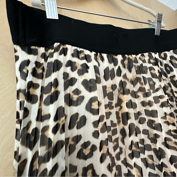 DKNY | Leopard Pleated Skirt US-S - Picture 6 of 6